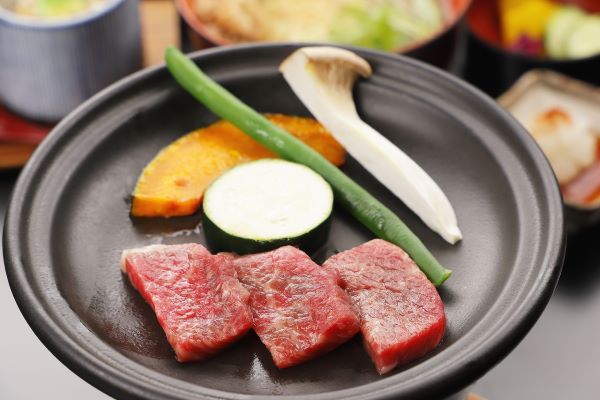 'Kosumosu' Domestic Black Wagyu Beef Sukiyaki